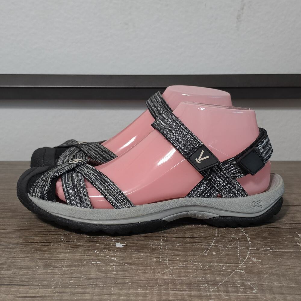 Keen Bali Strap Women's Closed Tow Sandals Shoes Size 7 Black/White